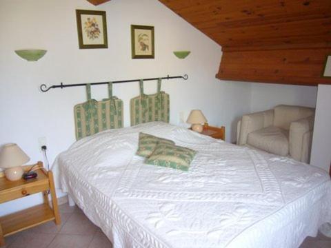 Les Cigales Bed & Breakfast Saint-Andiol Ruang foto