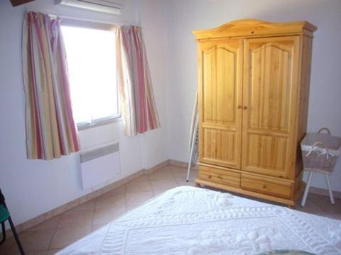 Les Cigales Bed & Breakfast Saint-Andiol Ruang foto