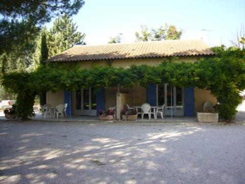 Les Cigales Bed & Breakfast Saint-Andiol Ruang foto