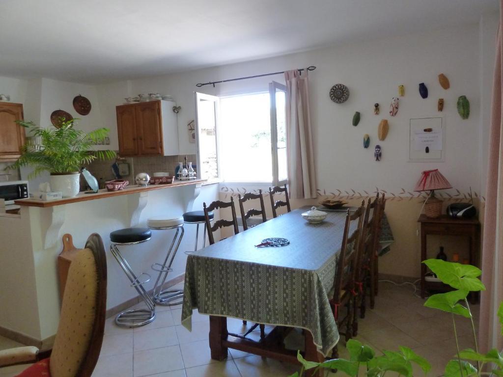 Les Cigales Bed & Breakfast Saint-Andiol Bagian luar foto