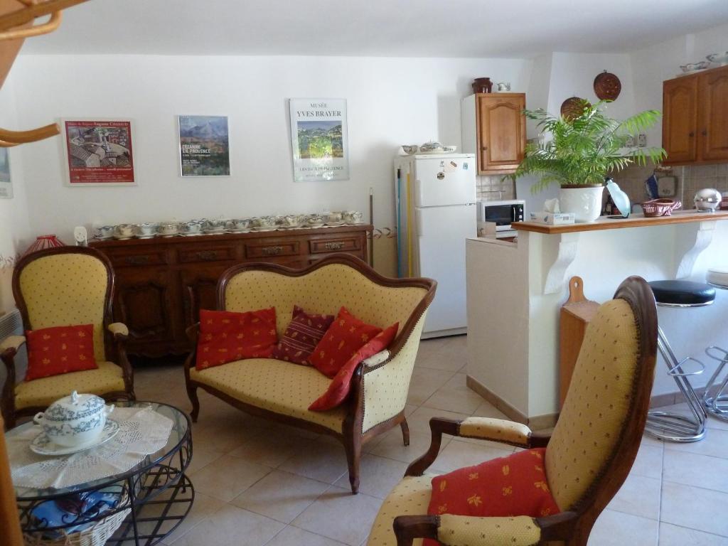 Les Cigales Bed & Breakfast Saint-Andiol Bagian luar foto